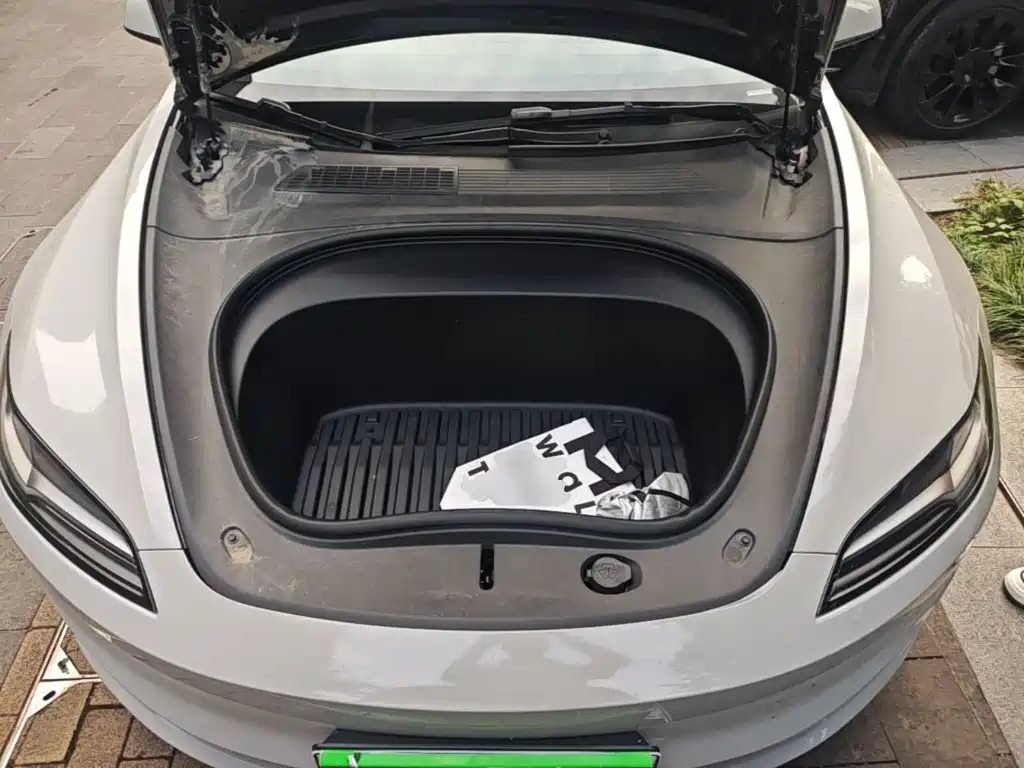 Tesla Model 3 — миниатюра 20