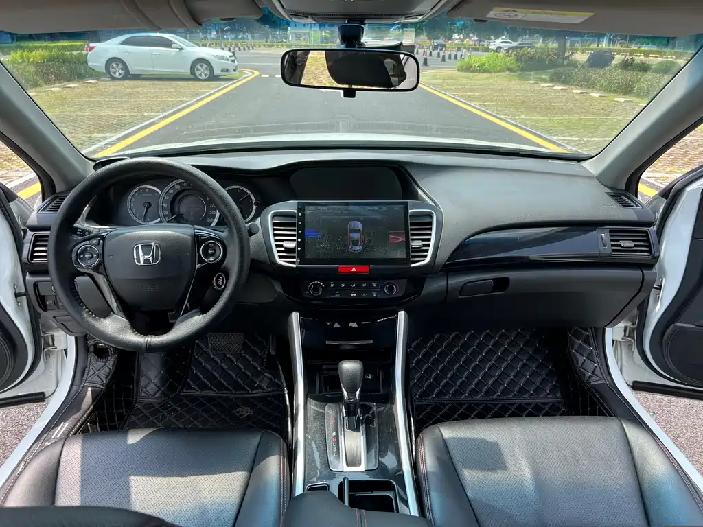 Honda Accord — миниатюра 10