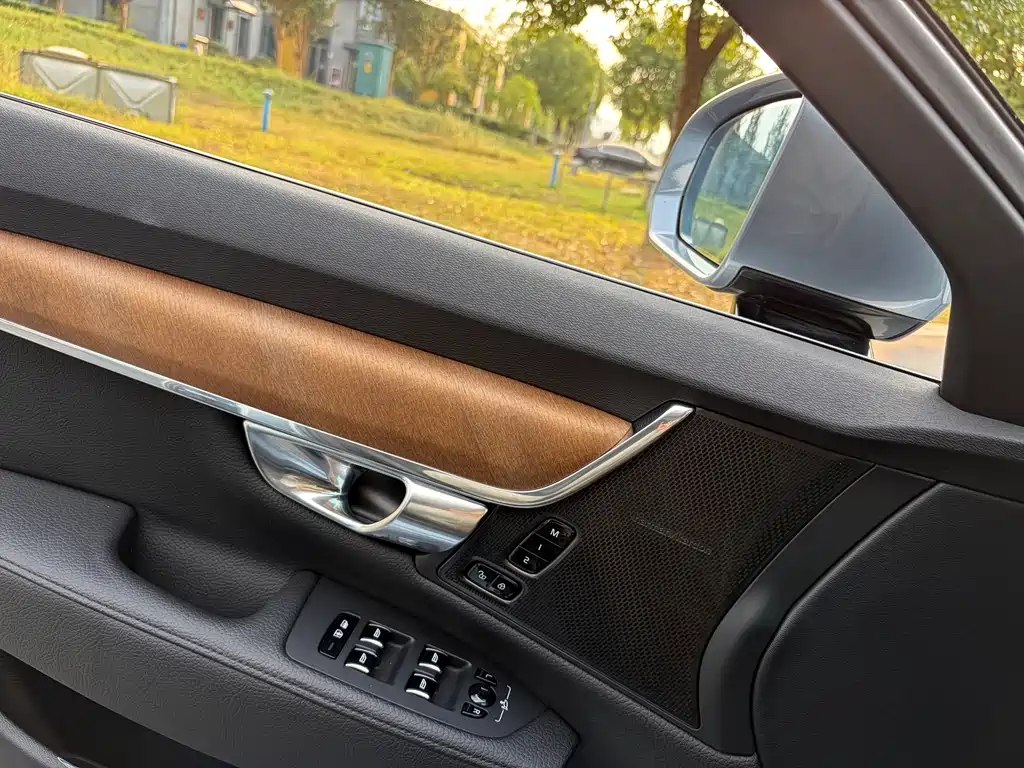 Volvo S90 — миниатюра 18