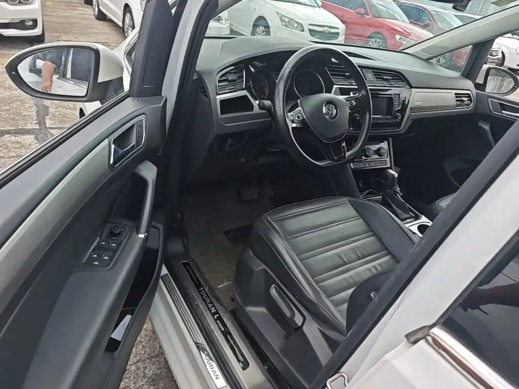 Volkswagen Touran — миниатюра 16