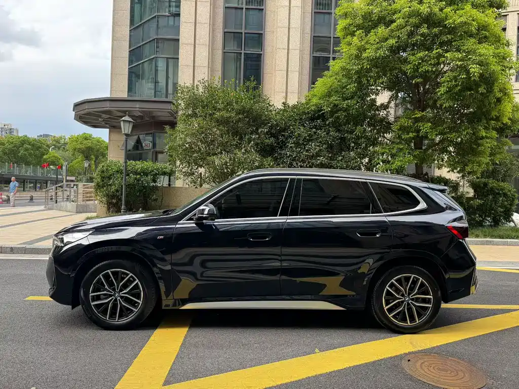 BMW iX1 — миниатюра 4