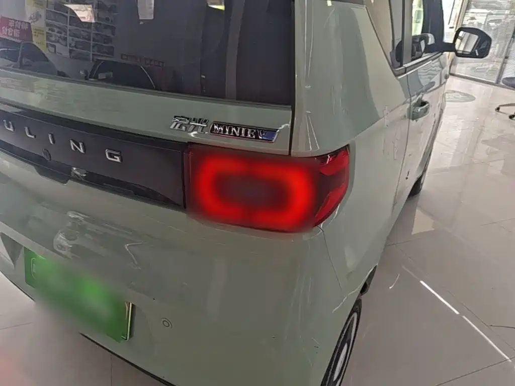 Wuling MINIEV — миниатюра 8