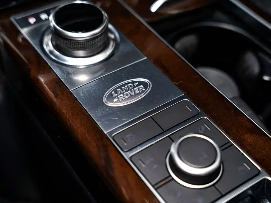 Land Rover Range Rover — миниатюра 5