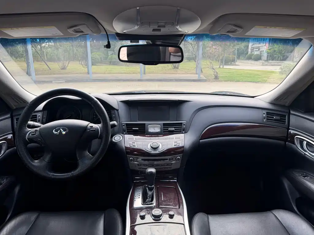 Infiniti Q70 — миниатюра 5