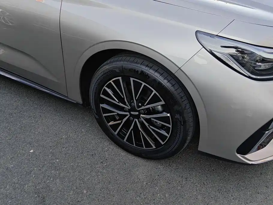 Geely Emgrand — миниатюра 6