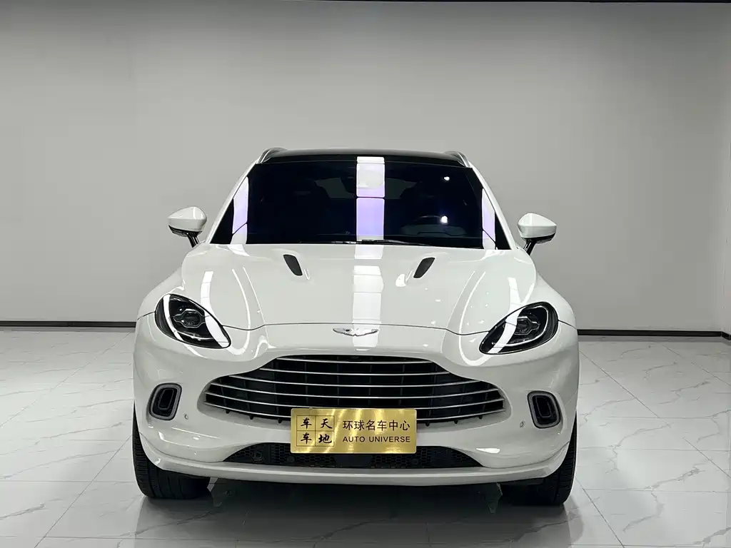 Aston Martin DBX 2021 4.0T V8
