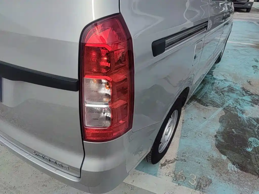 Wuling Hongguang V — миниатюра 8