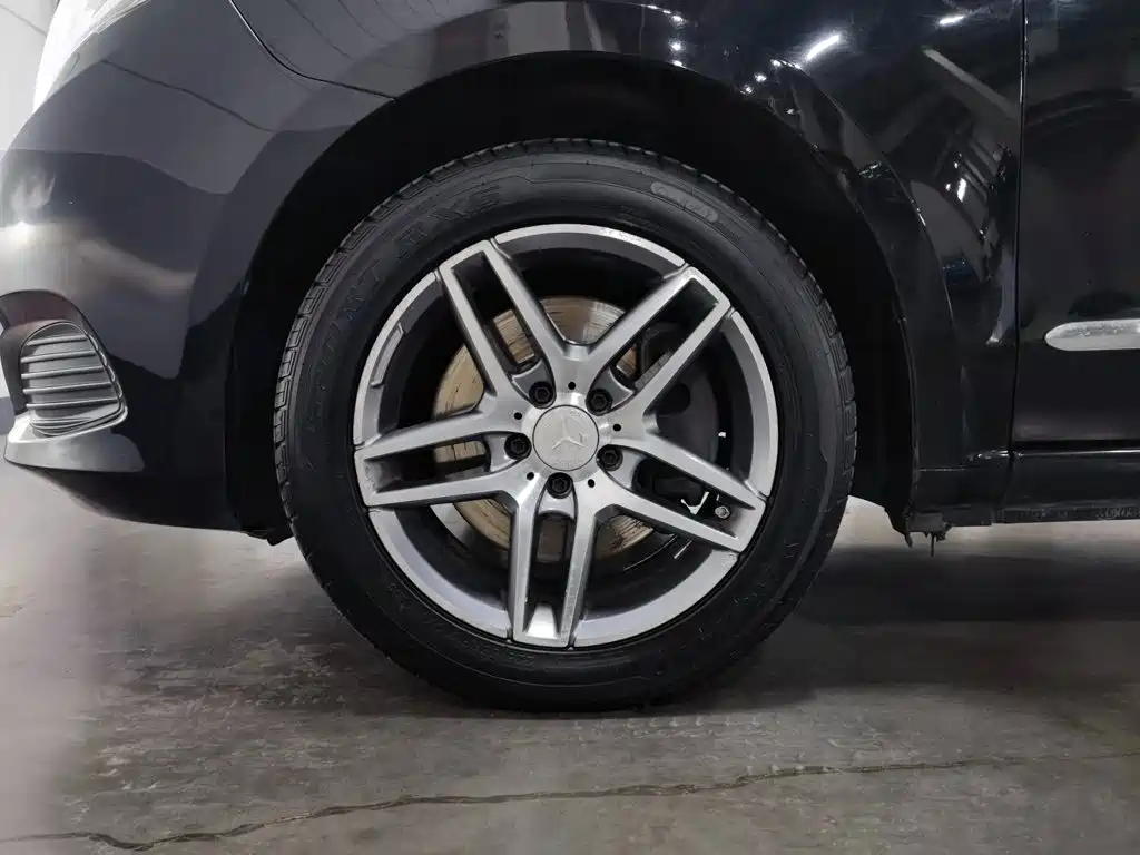 Mercedes-Benz V-Class — миниатюра 13