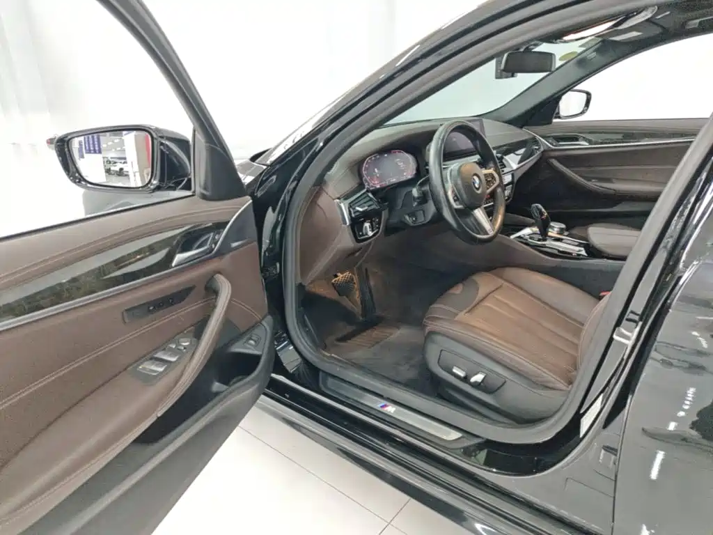 BMW 5 Series — миниатюра 16