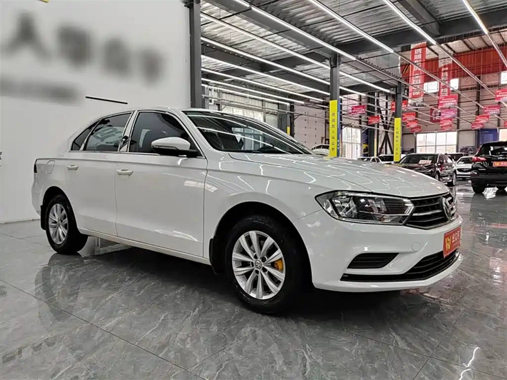 VOLKSWAGEN BORA