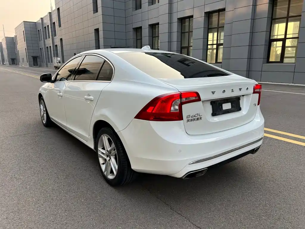 Volvo S60 — миниатюра 5