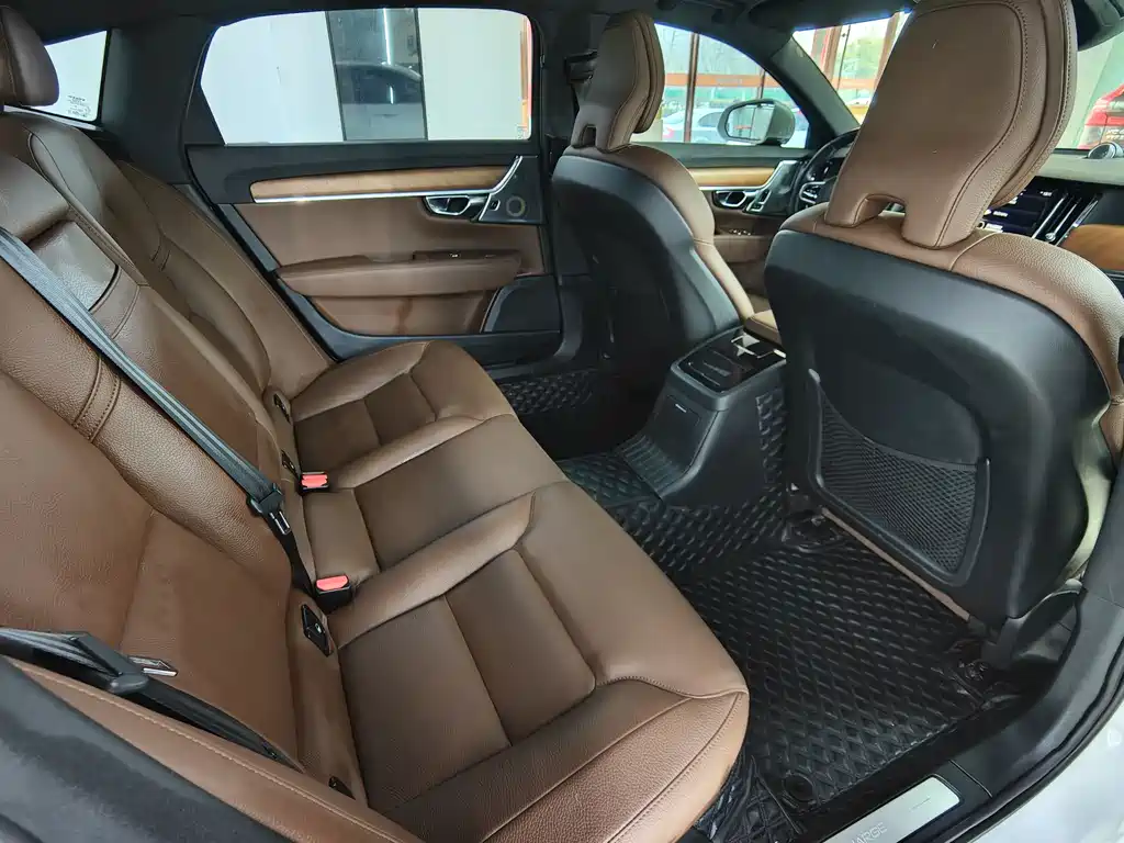 VOLVO S90 PLUG IN HYBRID