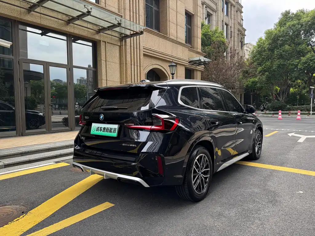 BMW iX1 — миниатюра 13