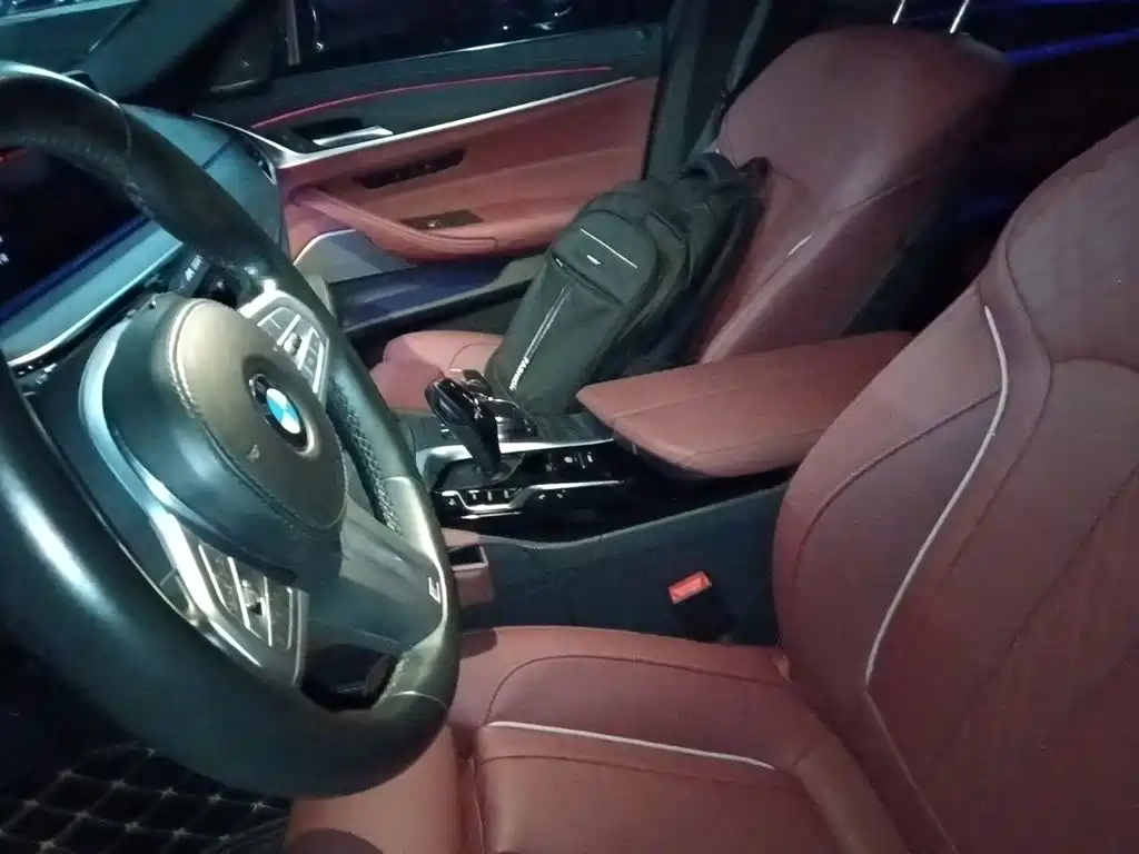 BMW 5 Series — миниатюра 16