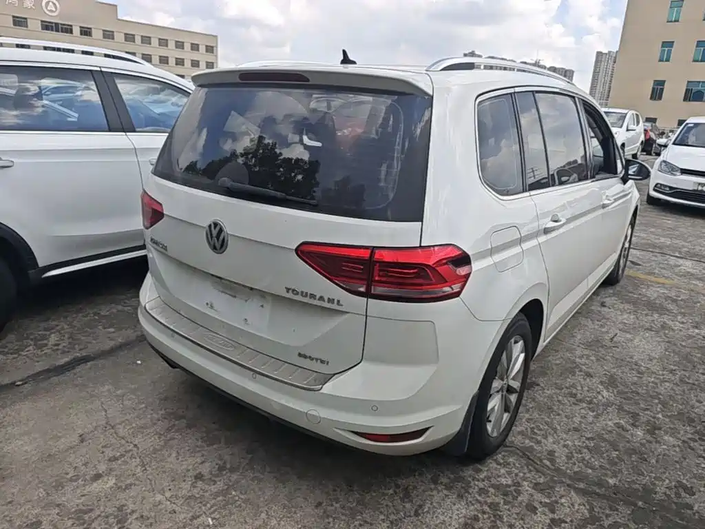 Volkswagen Touran — миниатюра 7