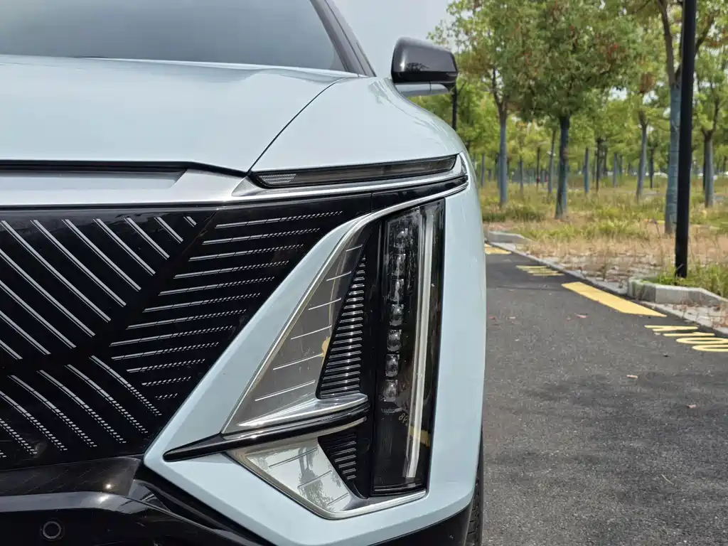 Cadillac Lyriq — миниатюра 25