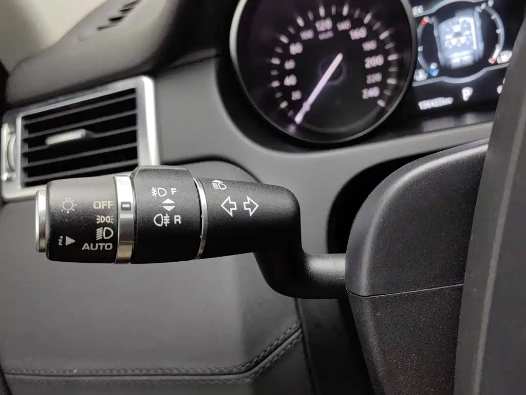 Land Rover Discovery Sport — миниатюра 21