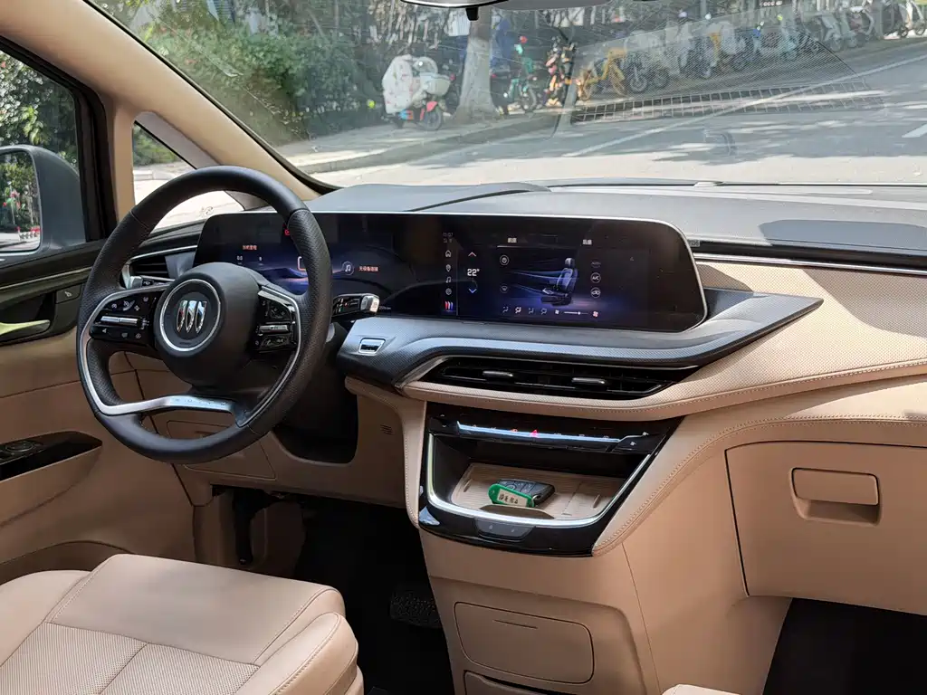 Buick GL8 Hybrid — миниатюра 20