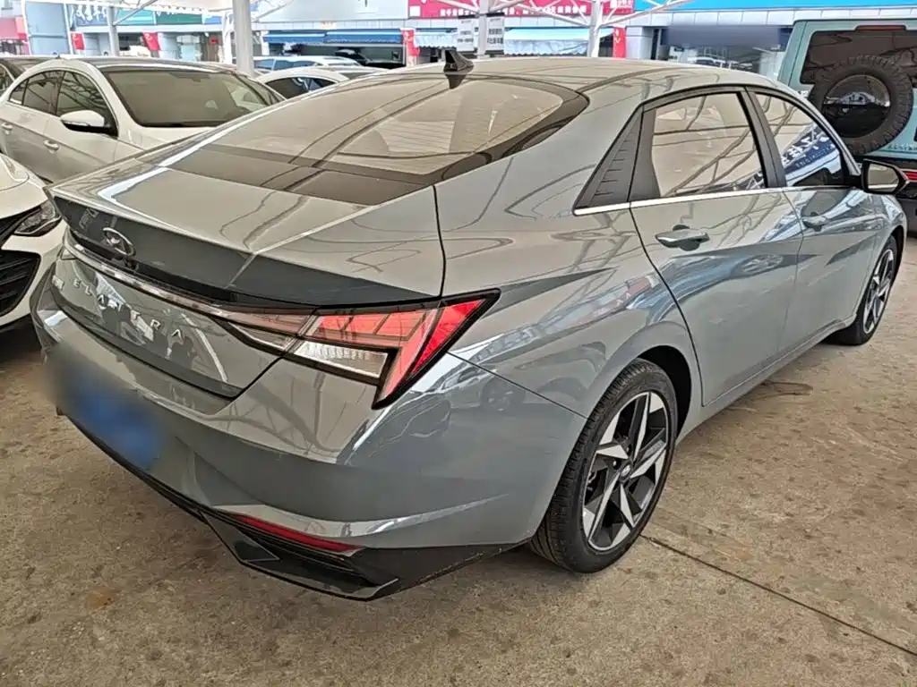 Hyundai Elantra — миниатюра 7