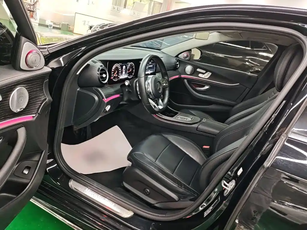 Mercedes-Benz E-Class — миниатюра 16