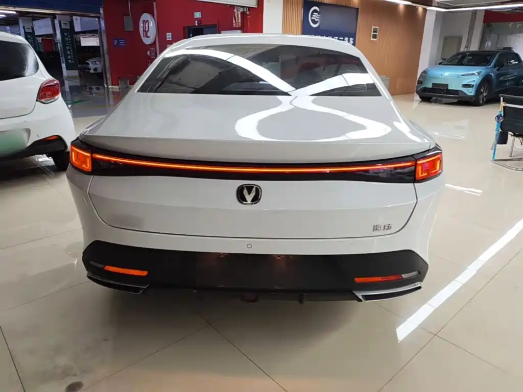 Changan Eado — миниатюра 6
