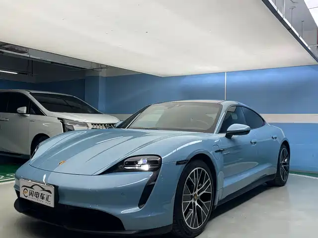 PORSCHE TAYCAN 2021
