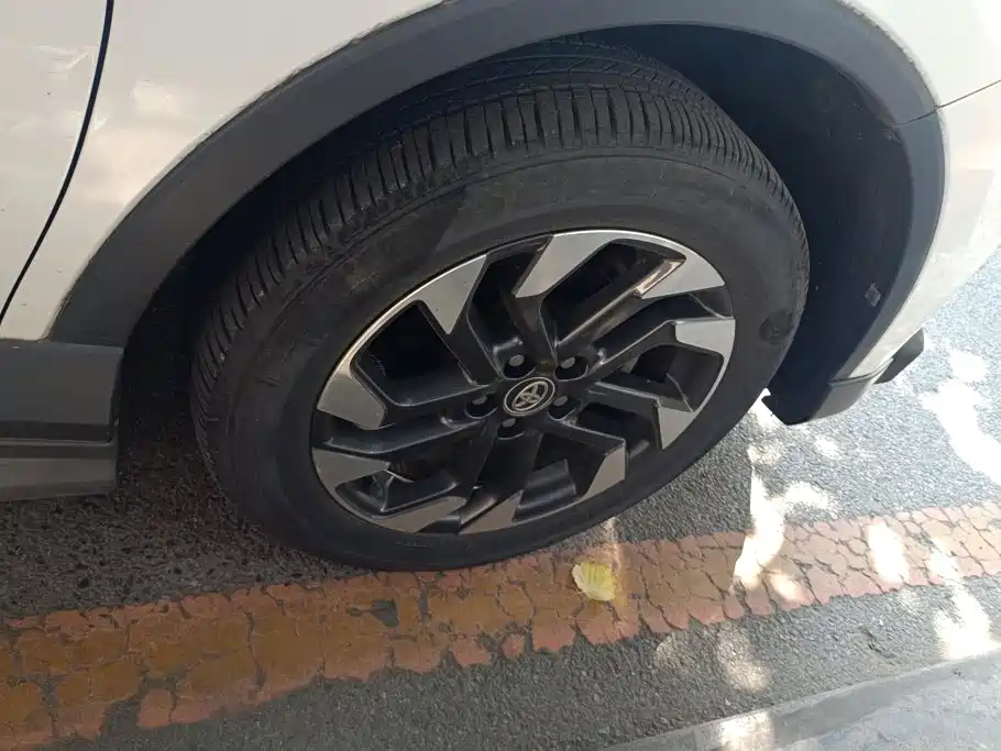 Toyota RAV4 — миниатюра 6