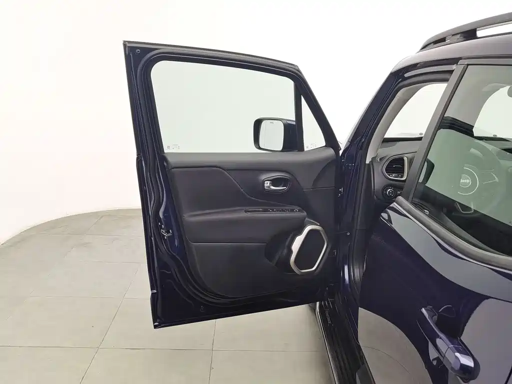 Jeep Renegade — миниатюра 8