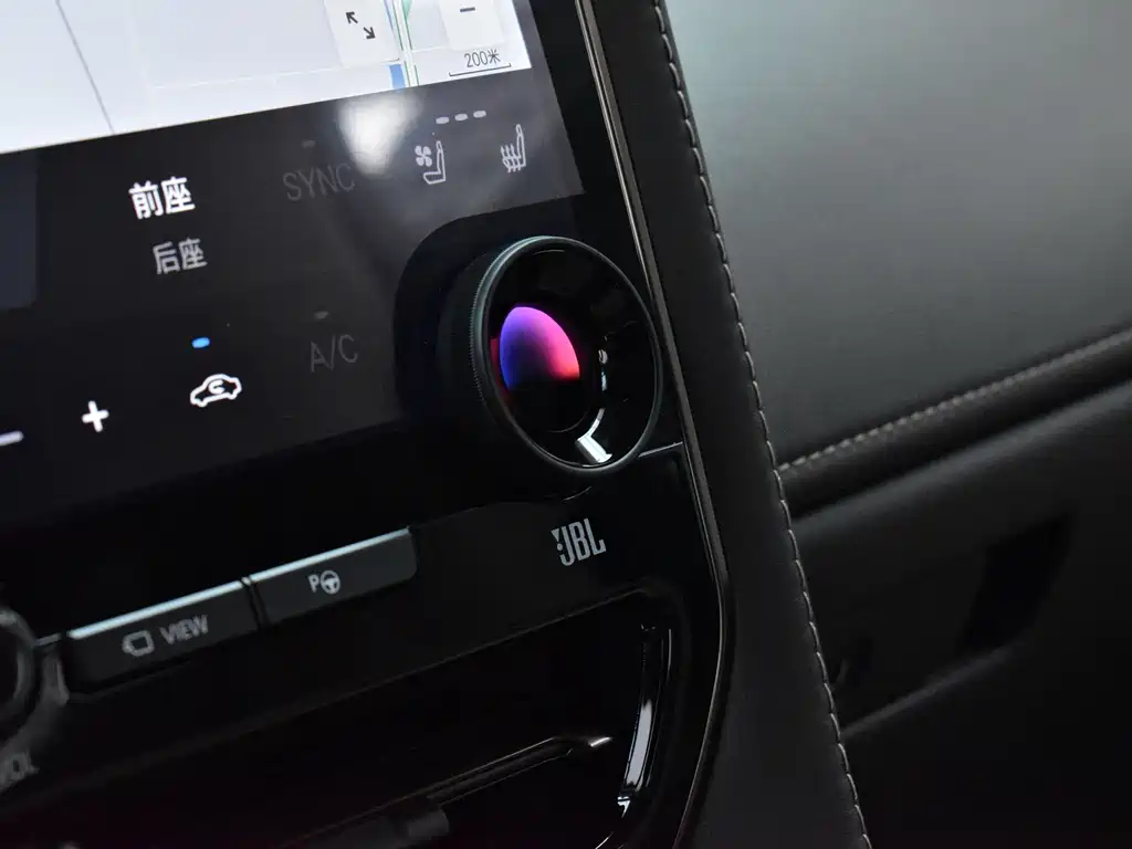Toyota Vellfire — миниатюра 13