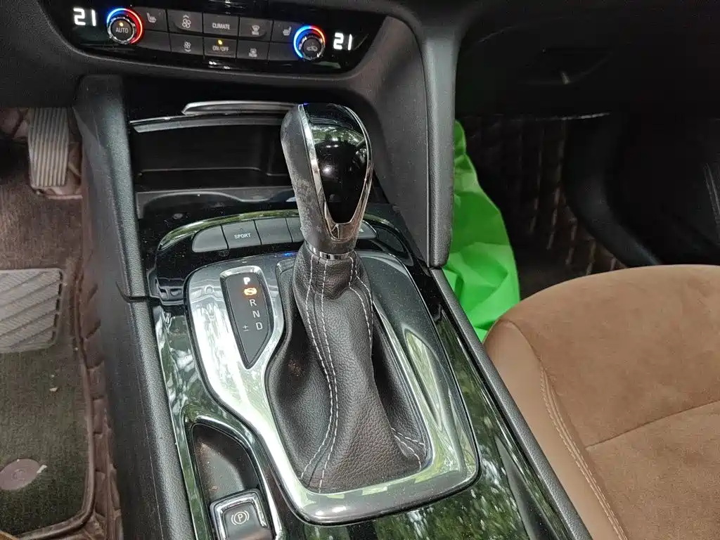 Buick Regal — миниатюра 11