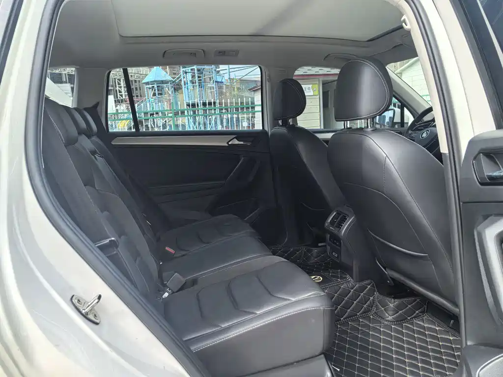 Volkswagen Tiguan L — миниатюра 12