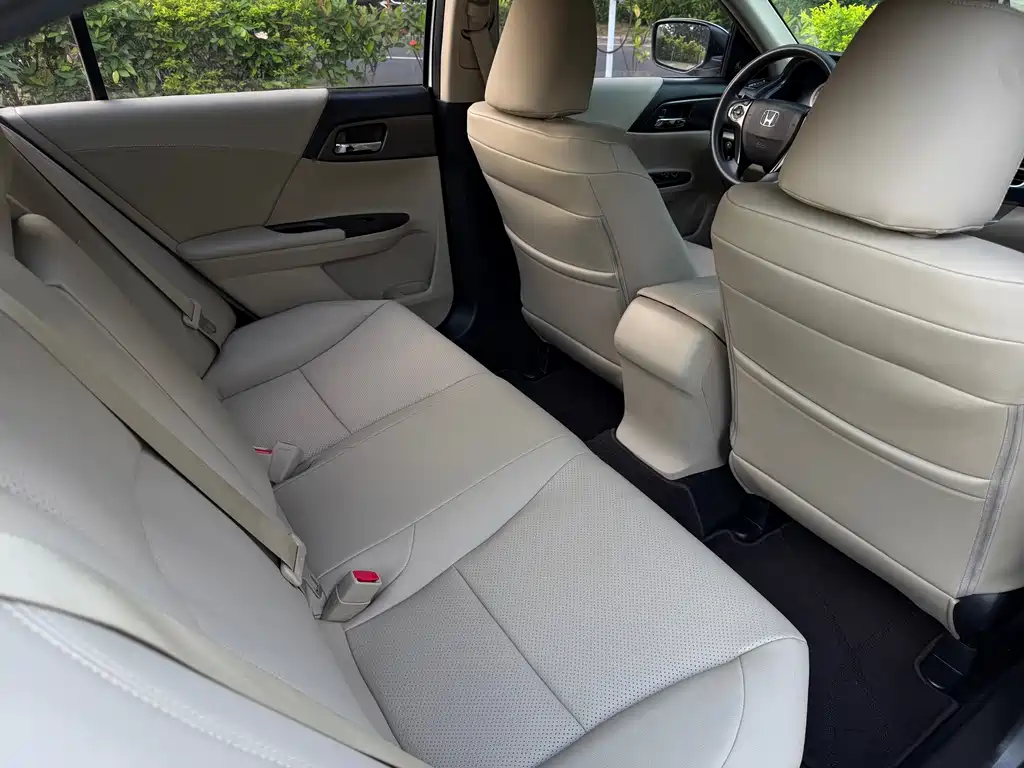 Honda Accord — миниатюра 6