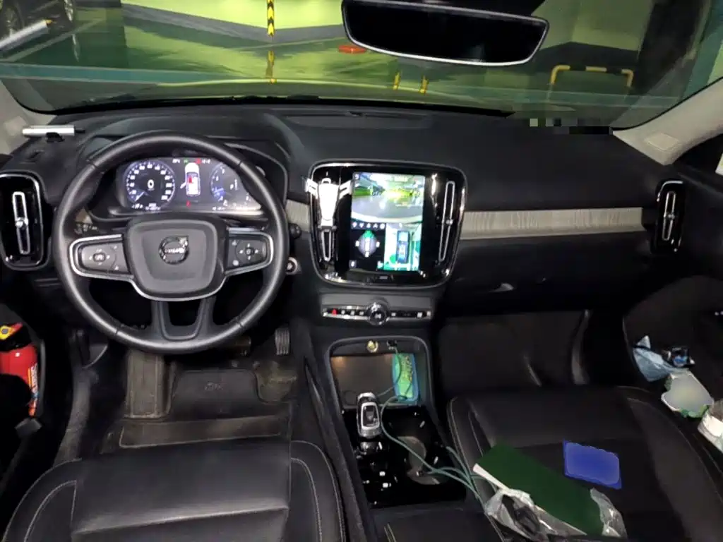 Volvo XC40 — миниатюра 10