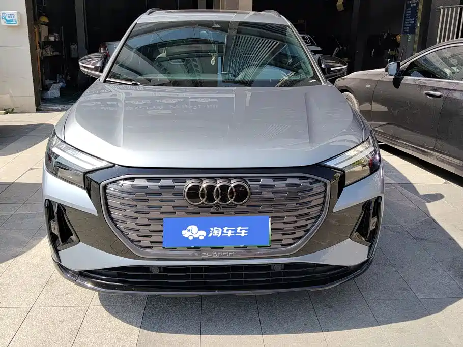 Audi Q4 e-tron — миниатюра 2