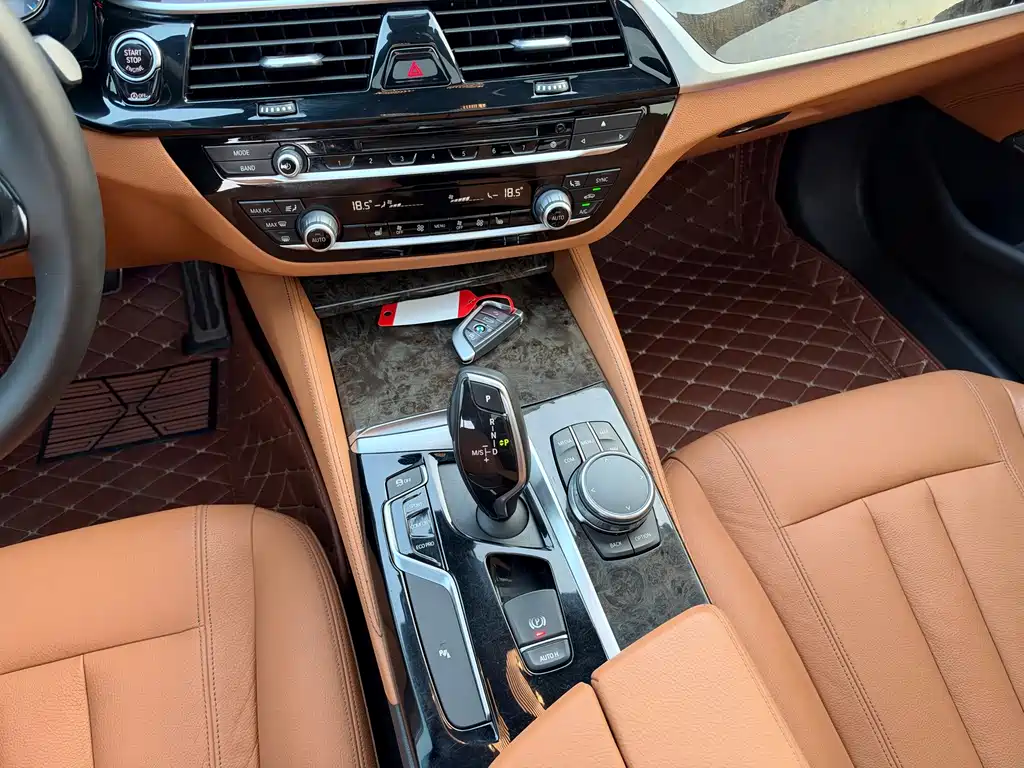 BMW 5 Series — миниатюра 17