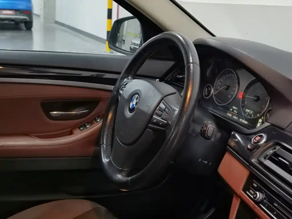 BMW 5 Series (Import) — миниатюра 22