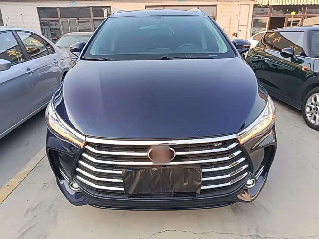 BYD MAX — миниатюра 3