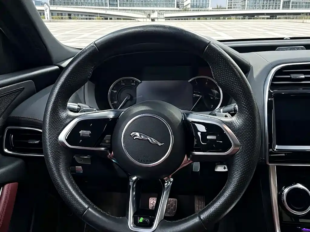 Jaguar XEL — миниатюра 5