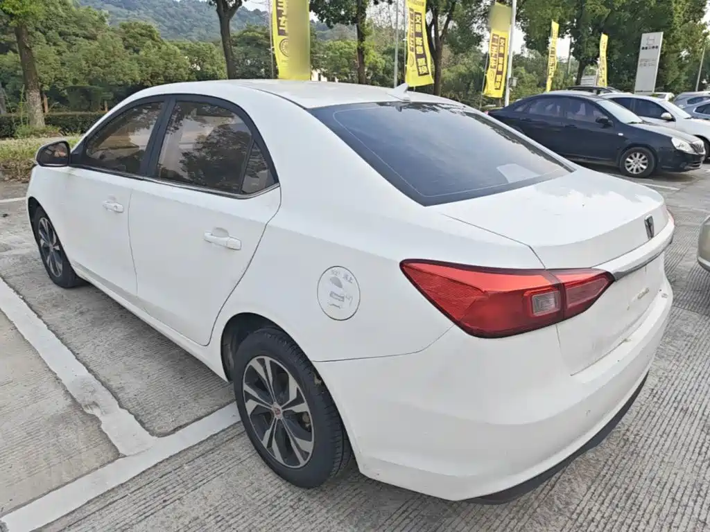 Roewe 360 — миниатюра 5
