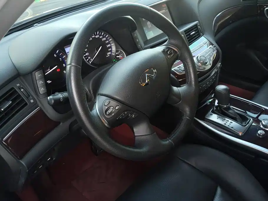 Infiniti Q70 — миниатюра 15