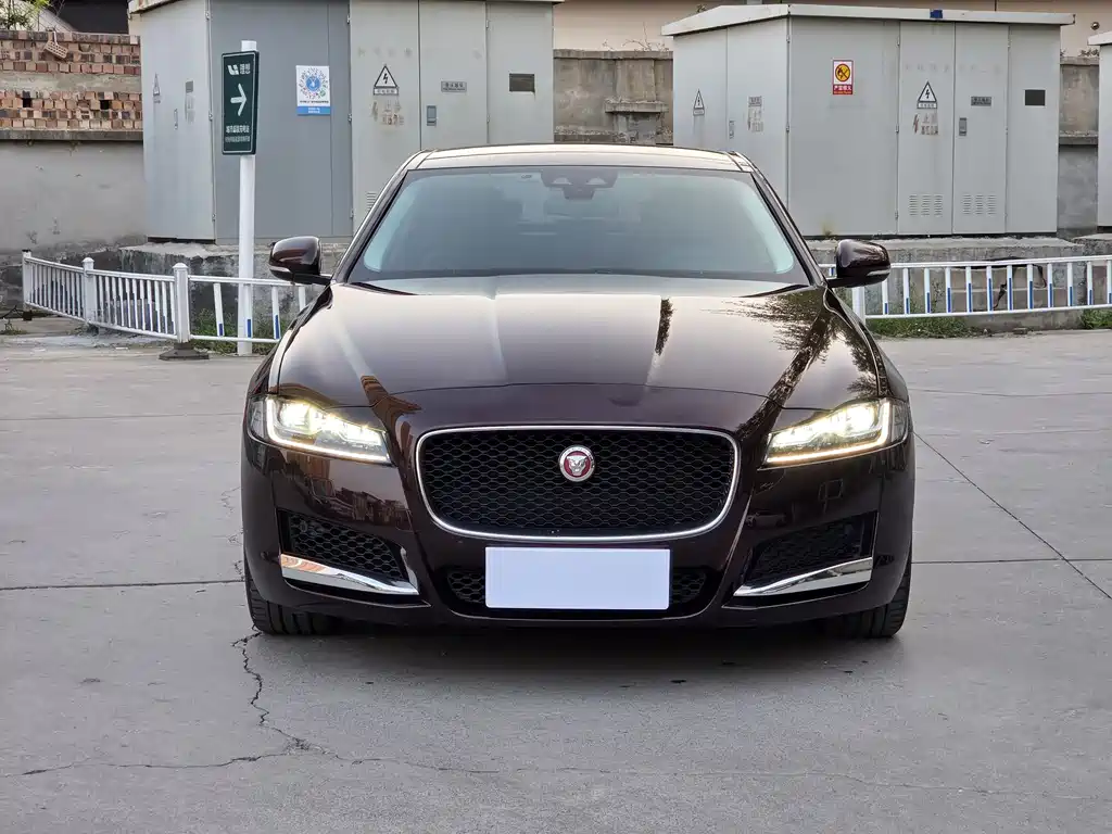 Jaguar XFL — миниатюра 2