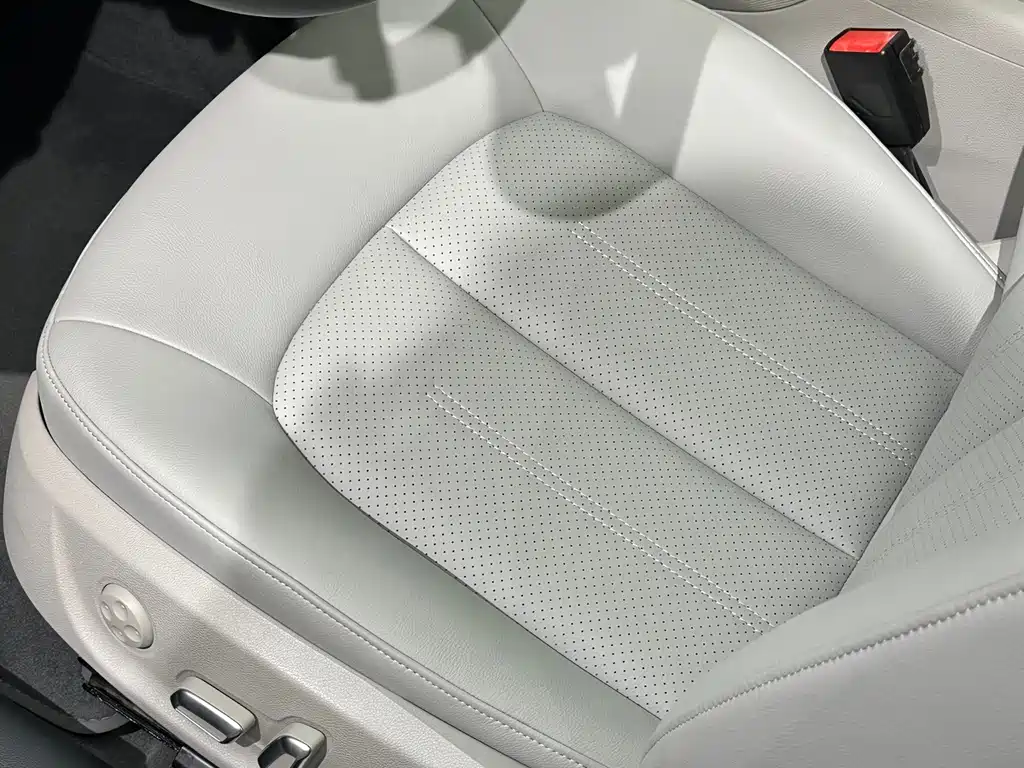 Audi A6L — миниатюра 12