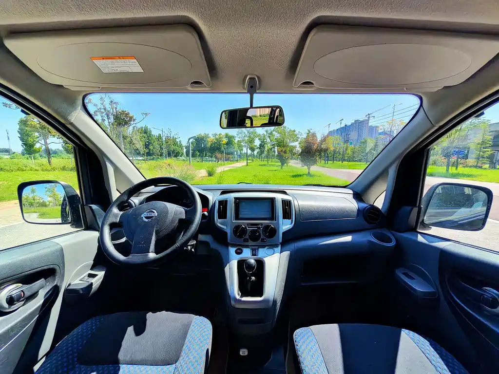 Nissan NV200 — миниатюра 6