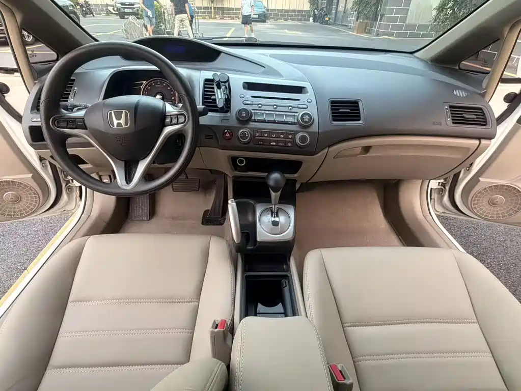 Honda Civic — миниатюра 16