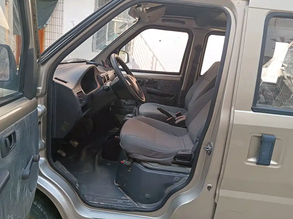 Wuling Rongguang — миниатюра 7