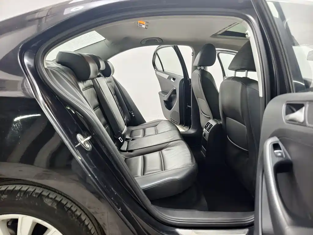 Volkswagen Sagitar — миниатюра 16