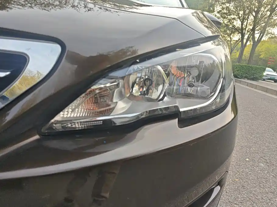 Peugeot 408 — миниатюра 5