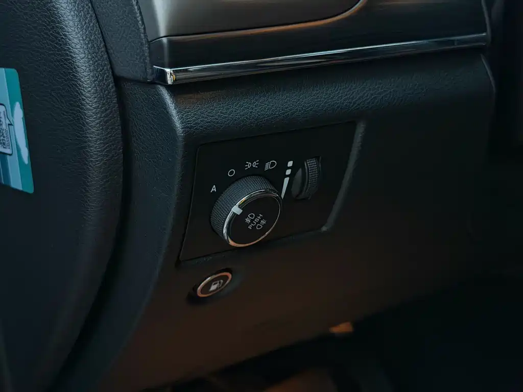 Jeep Grand Cherokee (Import) — миниатюра 8