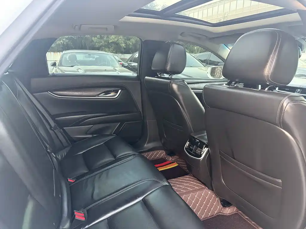 Cadillac XTS — миниатюра 5