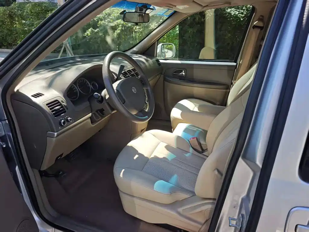 Buick GL8 — миниатюра 7